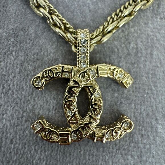 Chanel 21P Metal Double Layer Embossed Necklace - Picture 8 of 14